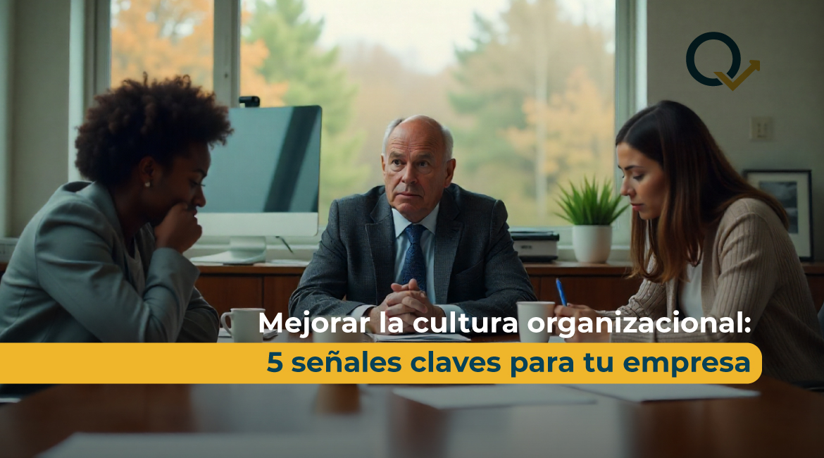 Tres personas reunidas en una sala de juntas, con expresiones serias y reflexivas, analizan el ambiente laboral de su empresa. Texto en la imagen: “Mejorar la cultura organizacional: 5 señales claves para tu empresa”.